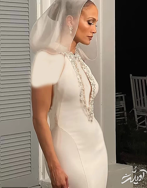 جنیفر لوپز در وضعیت تور سفید و خنچه عقد